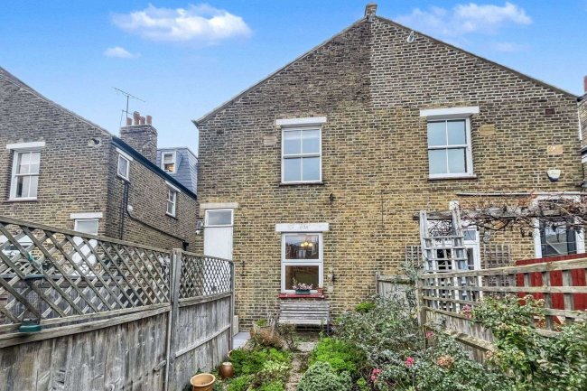 102 Swaby Road, Earlsfield, London SW18 3QZ 1