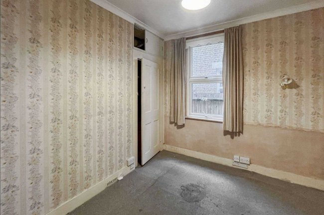 102 Swaby Road, Earlsfield, London SW18 3QZ 1