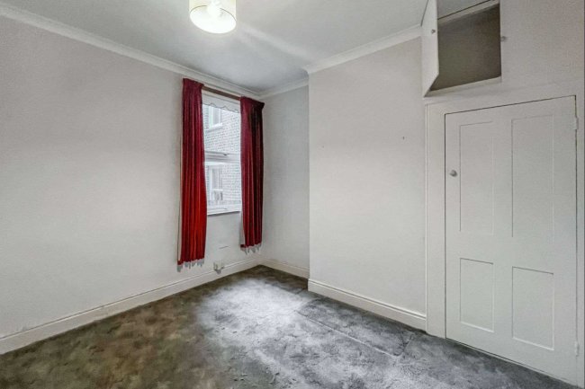 102 Swaby Road, Earlsfield, London SW18 3QZ 1