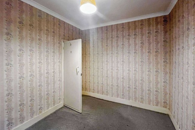 102 Swaby Road, Earlsfield, London SW18 3QZ 1