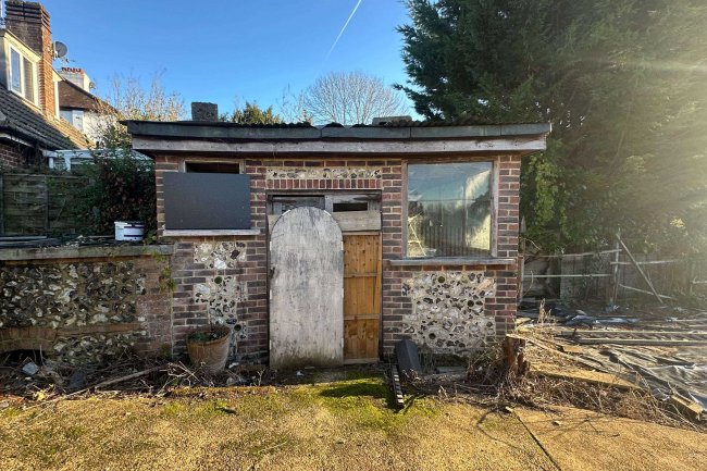 22 Marlpit Lane, Coulsdon, Croydon, CR5 2HB 1