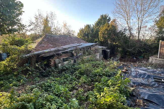 22 Marlpit Lane, Coulsdon, Croydon, CR5 2HB 1