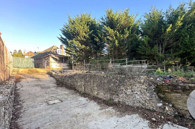 22 Marlpit Lane, Coulsdon, Croydon, CR5 2HB 1