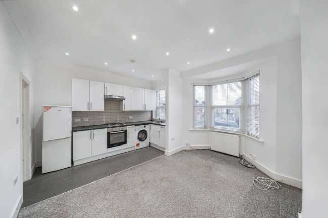 First Floor Flat, 47a Lower Boston Road, Hanwell, London, W7 3TP 6
