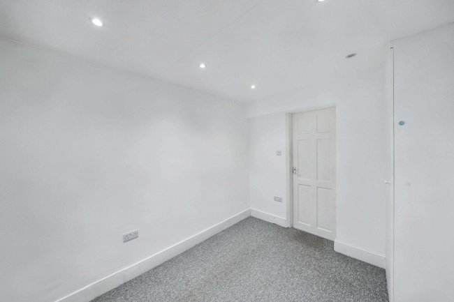 First Floor Flat, 47a Lower Boston Road, Hanwell, London, W7 3TP 6