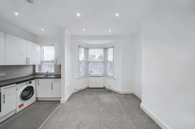 First Floor Flat, 47a Lower Boston Road, Hanwell, London, W7 3TP 6