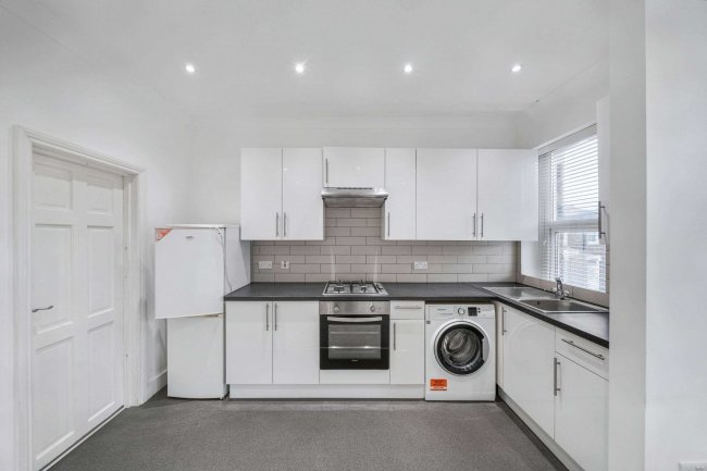 First Floor Flat, 47a Lower Boston Road, Hanwell, London, W7 3TP 6