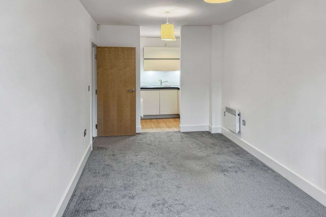 Flat 6, 250 High Street, Birmingham, West Midlands, B17 9PT 10