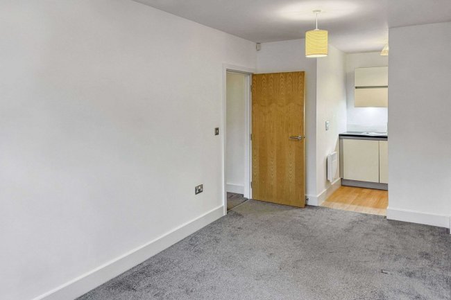 Flat 6, 250 High Street, Birmingham, West Midlands, B17 9PT 10