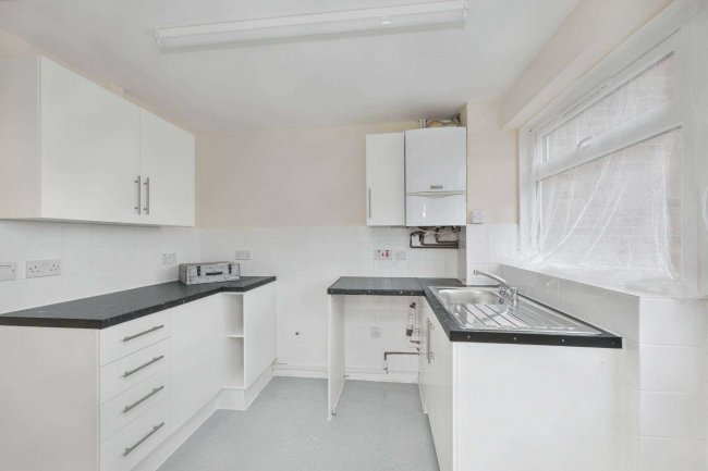 24 Milton Dene, Hemel Hempstead, HP2 7PE 5