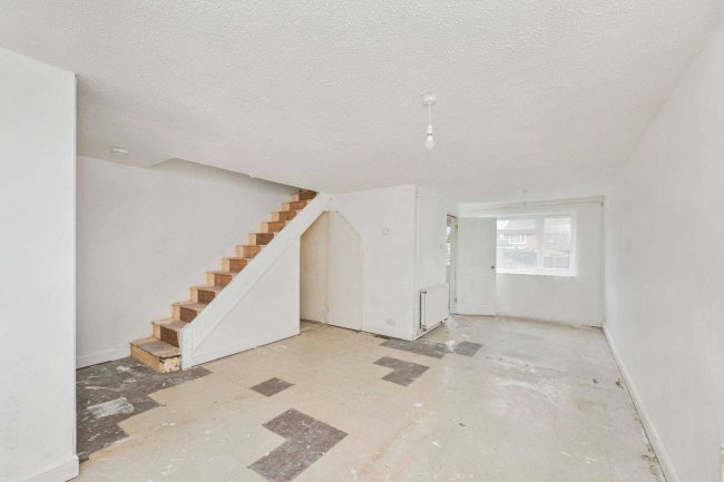 24 Milton Dene, Hemel Hempstead, HP2 7PE 5