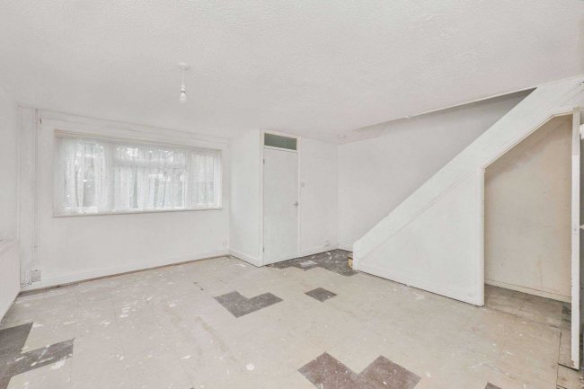 24 Milton Dene, Hemel Hempstead, HP2 7PE 5