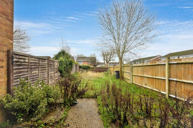 24 Milton Dene, Hemel Hempstead, HP2 7PE 5