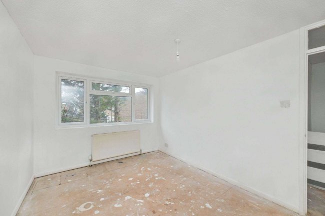 24 Milton Dene, Hemel Hempstead, HP2 7PE 5