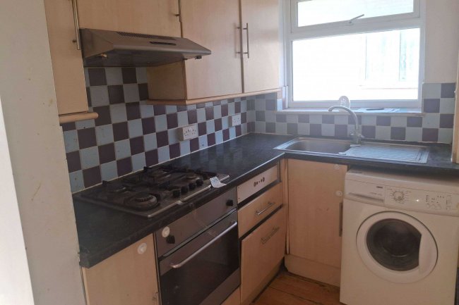 First Floor Flat, 18 Melmore Gardens, Cirencester, Gloucestershire, GL7 1NR 4