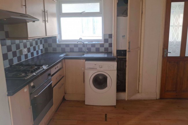 First Floor Flat, 18 Melmore Gardens, Cirencester, Gloucestershire, GL7 1NR 4