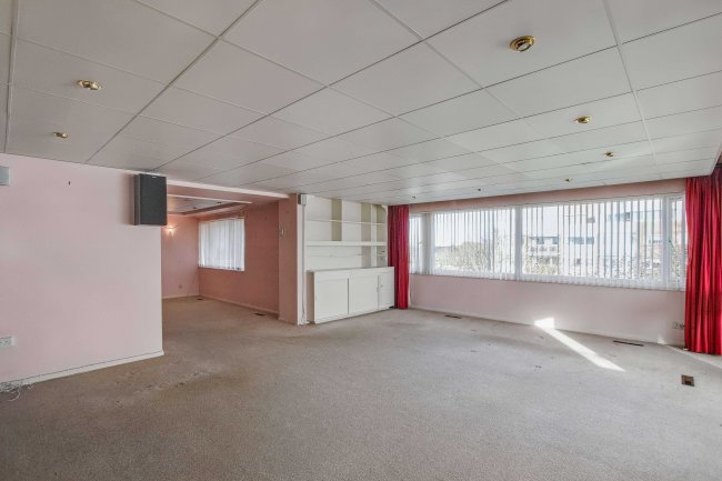 53 The Bowls, Chigwell, Essex, IG7 6ND 7