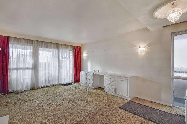 53 The Bowls, Chigwell, Essex, IG7 6ND 7