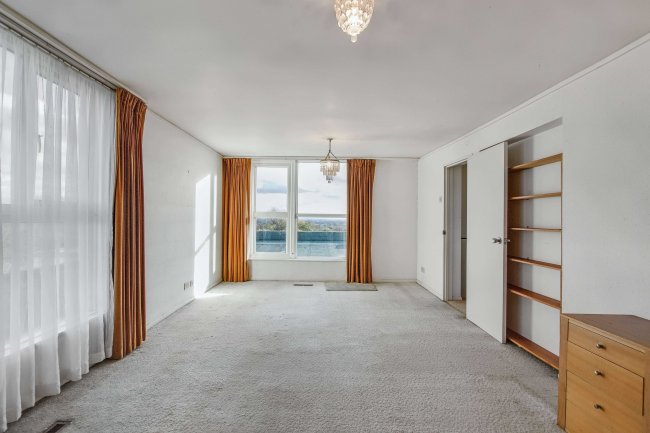 53 The Bowls, Chigwell, Essex, IG7 6ND 7