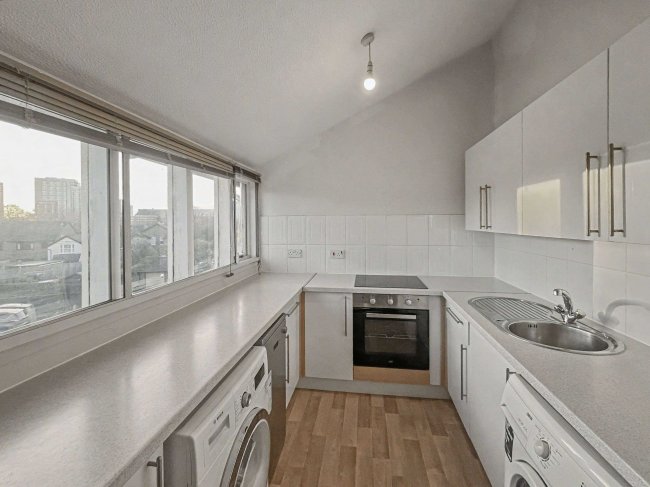 8 Osborne Place, Sutton, Surrey, SM1 4RJ 7