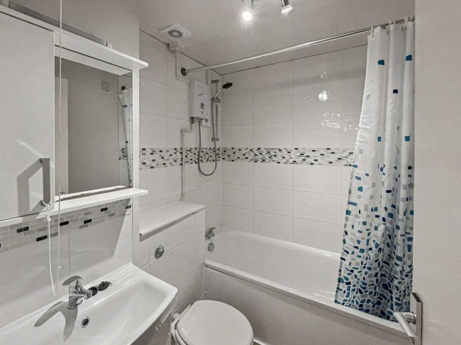 8 Osborne Place, Sutton, Surrey, SM1 4RJ 7