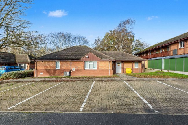 4 Woodhouse Court, Stantonbury, Milton Keynes MK14 6GB 6