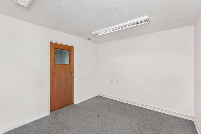 4 Woodhouse Court, Stantonbury, Milton Keynes MK14 6GB 6