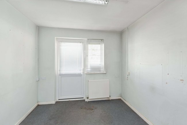 4 Woodhouse Court, Stantonbury, Milton Keynes MK14 6GB 6