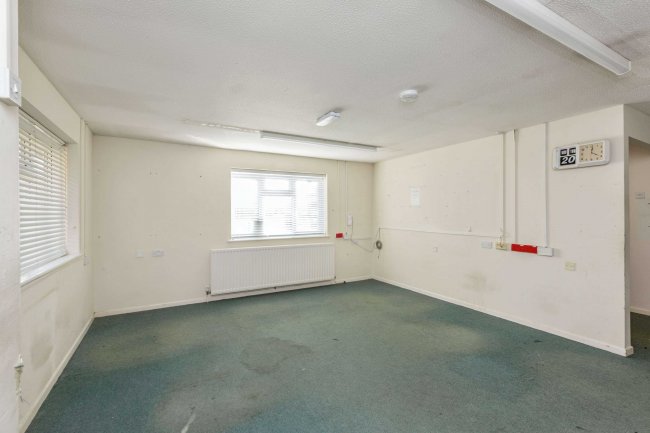 4 Woodhouse Court, Stantonbury, Milton Keynes MK14 6GB 6