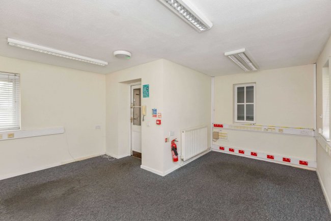 4 Woodhouse Court, Stantonbury, Milton Keynes MK14 6GB 6