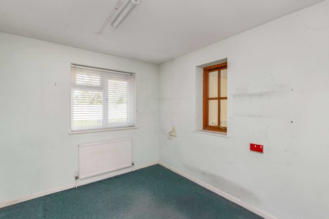 4 Woodhouse Court, Stantonbury, Milton Keynes MK14 6GB 6