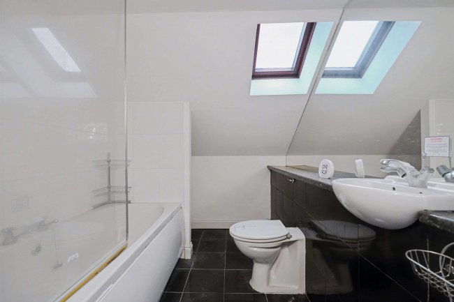 Top Floor Left, 34 Atholl Street, Perth, Perthshire, PH1 5NP 8