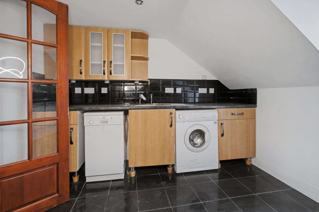 Top Floor Left, 34 Atholl Street, Perth, Perthshire, PH1 5NP 8