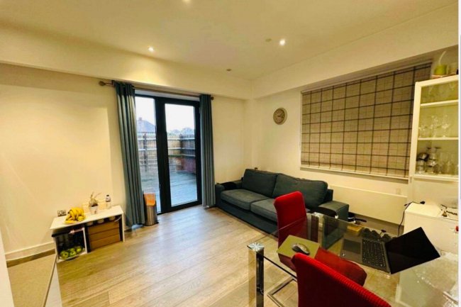 Flat 14, 5 Bath Road, Slough, Berkshire, SL1 3FX 1