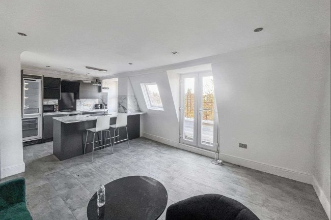 Third Floor Flat, 81 Brixton Hill, London SW2 1JE 10