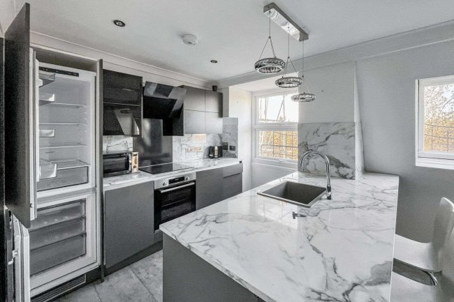 Third Floor Flat, 81 Brixton Hill, London SW2 1JE 10