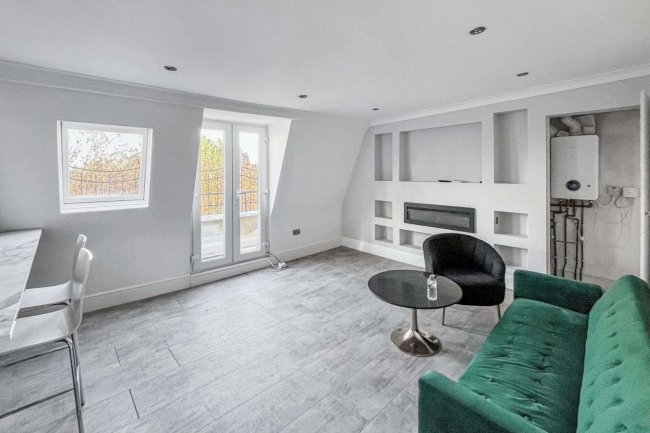 Third Floor Flat, 81 Brixton Hill, London SW2 1JE 10