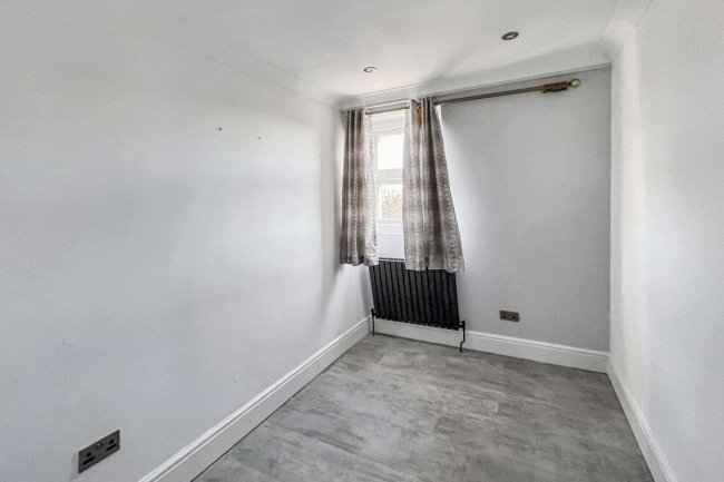 Third Floor Flat, 81 Brixton Hill, London SW2 1JE 10