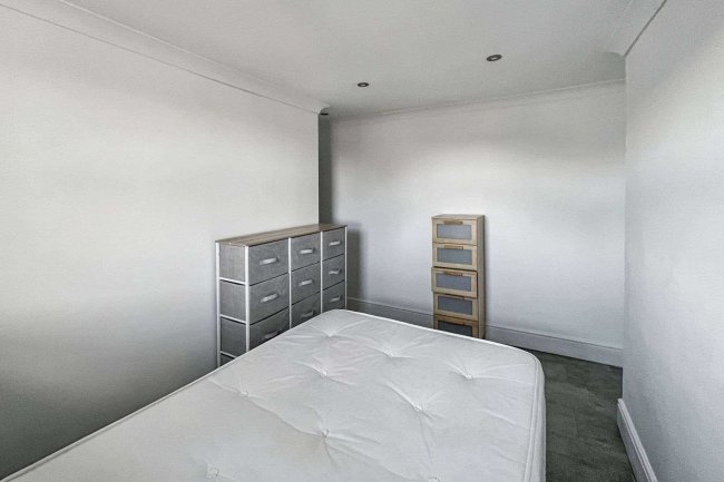 Third Floor Flat, 81 Brixton Hill, London SW2 1JE 10