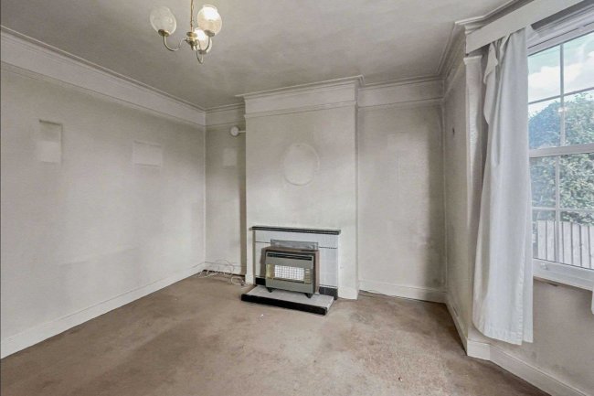 65 Burntwood Lane, London SW17 0AJ 2