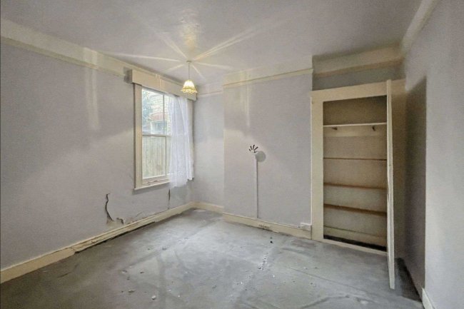 65 Burntwood Lane, London SW17 0AJ 2