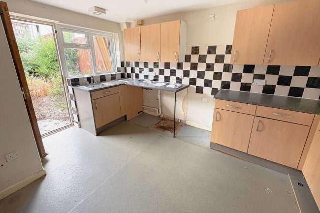 77 Crispin Way, Kingswood, Bristol, BS15 4SH 6