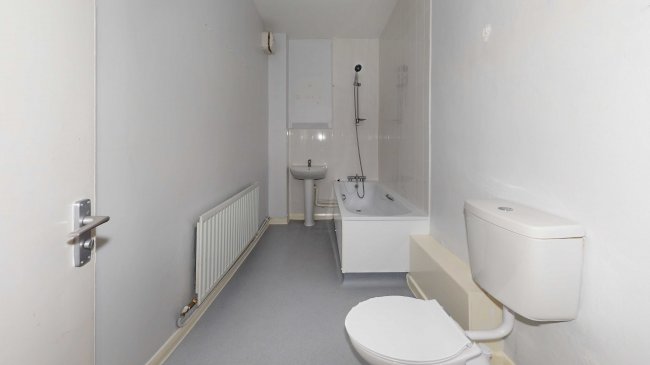 6A Boston Manor Road, Brentford, TW8 8DL 1