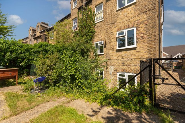 6A Boston Manor Road, Brentford, TW8 8DL 1
