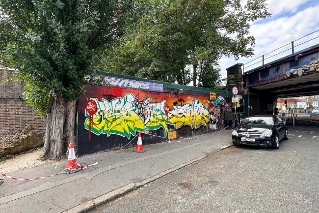 Lock up premises and land, Dagnall Park, Selhurst, London, SE25 6NS 3