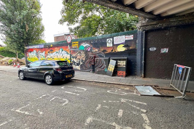 Lock up premises and land, Dagnall Park, Selhurst, London, SE25 6NS 3