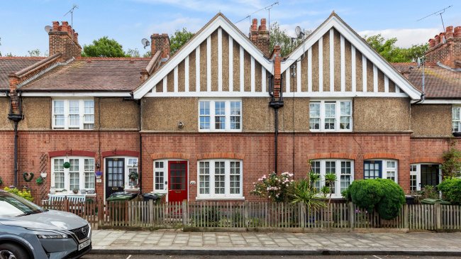 134 Peabody Cottages, Rosendale Road, Herne Hill, London, SE24 9DR 1