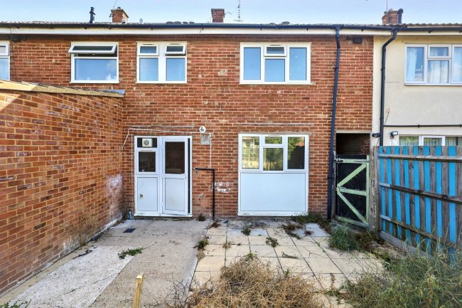 177 Tithe Farm Road, Houghton Regis, Dunstable, Bedfordshire, LU5 5JF 5