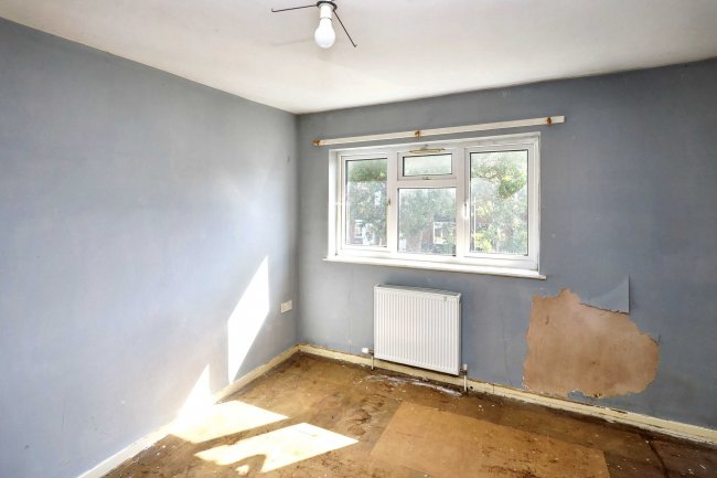 177 Tithe Farm Road, Houghton Regis, Dunstable, Bedfordshire, LU5 5JF 5