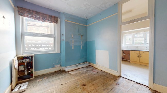 9 Arragon Gardens, Streatham, London, SW16 5LY 7